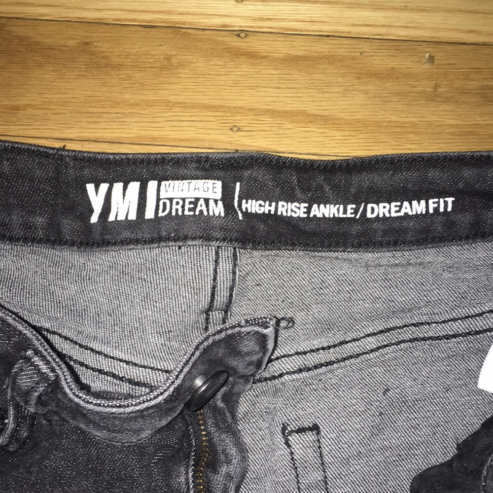 High-Waisted Ripped Jeans - Picture 3 of 4